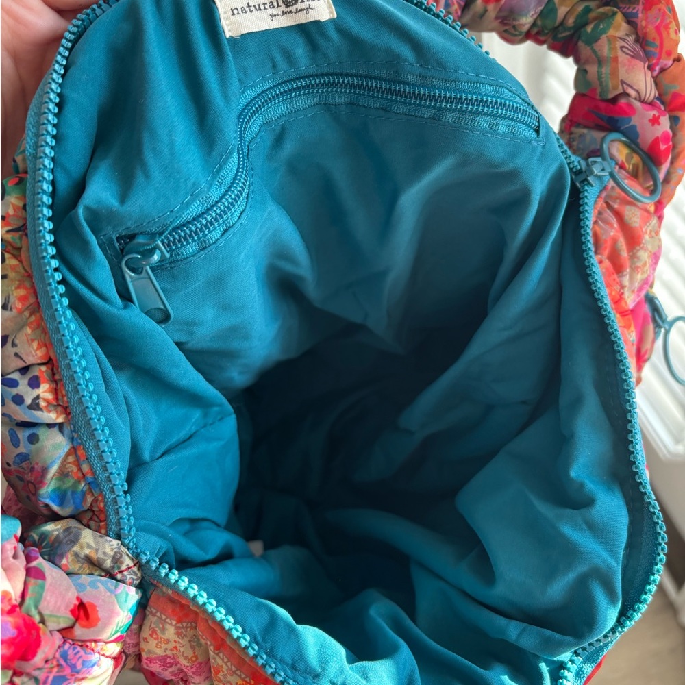 Natural Life Puffy Bag - Picture 5 of 15